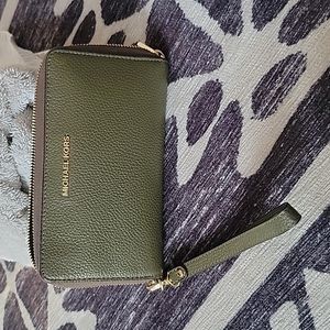 Michael Kors Jet Set Leather Continental wallet olive